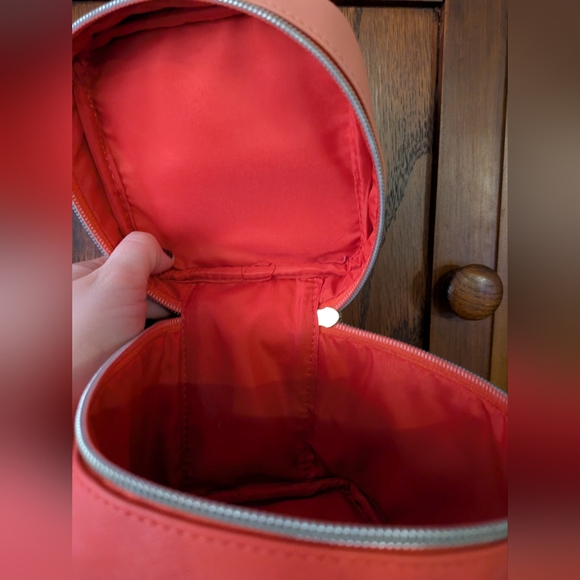 Beautiful Coral Michael Kors Zipper Cube - Picture 5 of 5